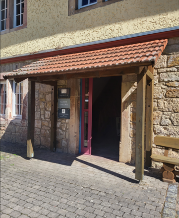 Eingang zur Kleinen Galerie in Roßdorf